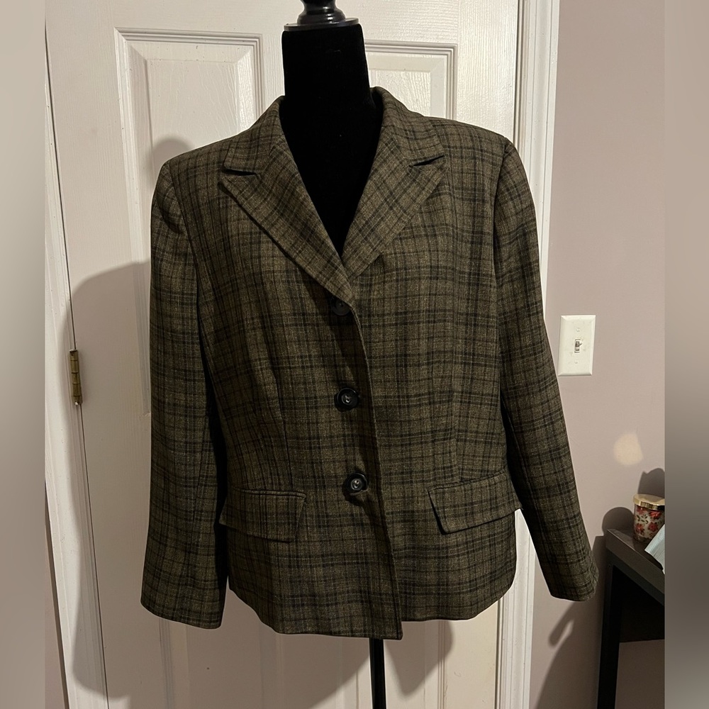 Collections for Le Suit tweed jacket size 16P
